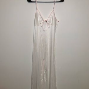 Long angelic vintage nighty/lingerie